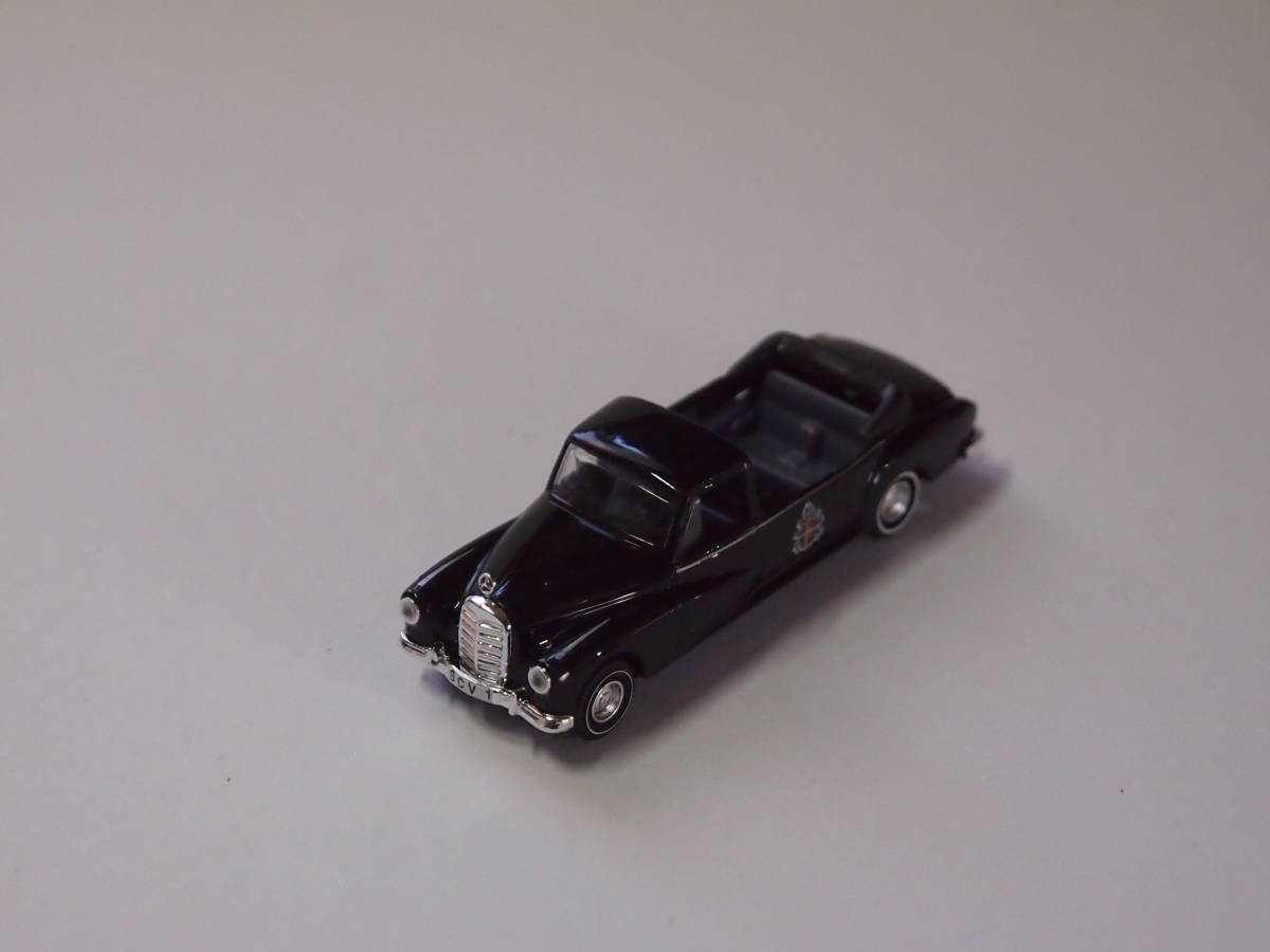 BUSCH 1/87 Mercedes 300 Papstwagen