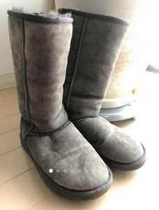 ★大人気ブランド UGG★ アグ ムートンブーツ サイズ W5（約22cm～22.5）グレー ボア 防寒防風もこもこ 暖かい 軽量 スキニーイン 裏起毛風