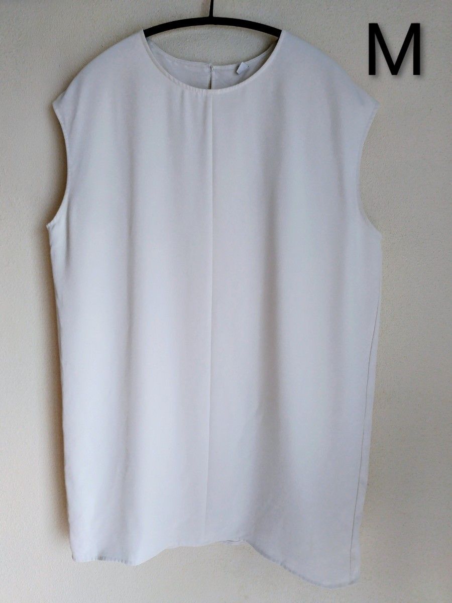 ユニクロ ノースリーブ カットソー ホワイト トップス M