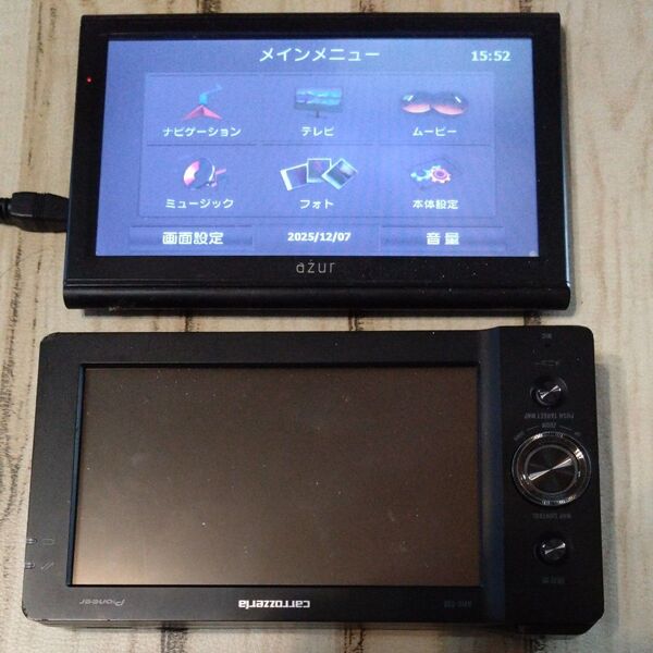 azur 7インチカーナビ、 carrozzeriaパイオニアポータブルカーナビ【ジャンク品】セットで