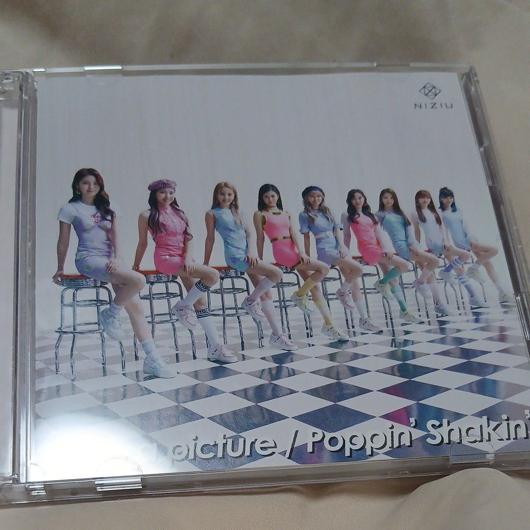 初回生産限定盤A (取) DVD付 NiziU CD+DVD/Take a picture／Poppin Shakin 