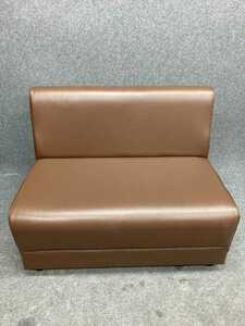  leather sofa ( type T) 2 seater . width 910 height 715 depth 600 bearing surface height 387 bearing surface depth 445 Brown tea color store * several equipped 