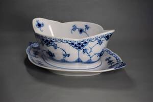 Denmark　halflace　Royal Copenhagen　sauceboat　tablewear　ブルーフルーテッド　ハーフレース　ソースボート　ロイヤルコペンハーゲン