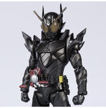 【限定】S.H.Figuarts 仮面ライダー メタルビルド MASKED RIDER METAL BUILD KAMEN RIDER_画像1