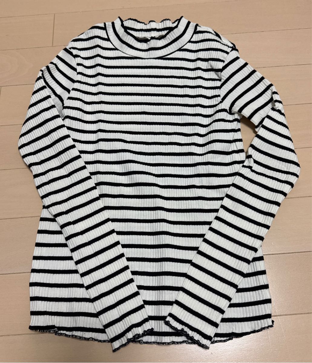 GU ジーユー　ボーダー ハイネック リブニット 長袖カットソー 白黒 子供服　１４０センチ
