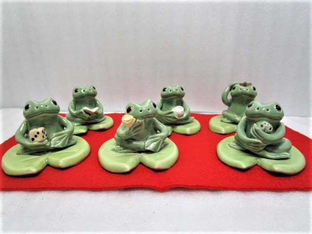 バカラ 親子カエル www.cutacut.com