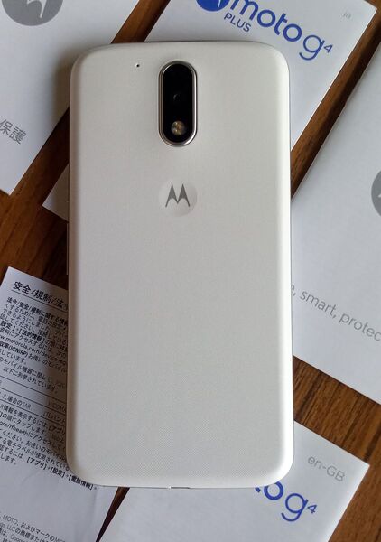 美品 Moto G4 Plus 5.5インチ メモリー3GB ストレージ32GB ホワイト SIMフリー デュアルSIM