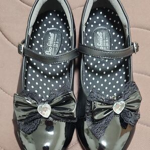 幼児 女の子 フォーマルシューズ 黒 ブラック 発表会
