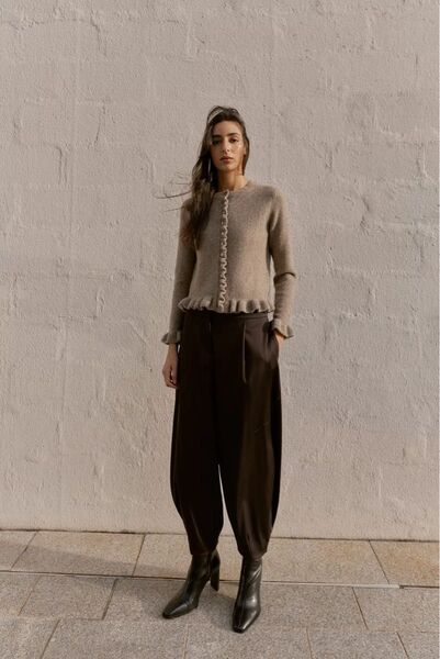 新品 ZARA フリルトリム ニットカーディガン カーディガン ニット S