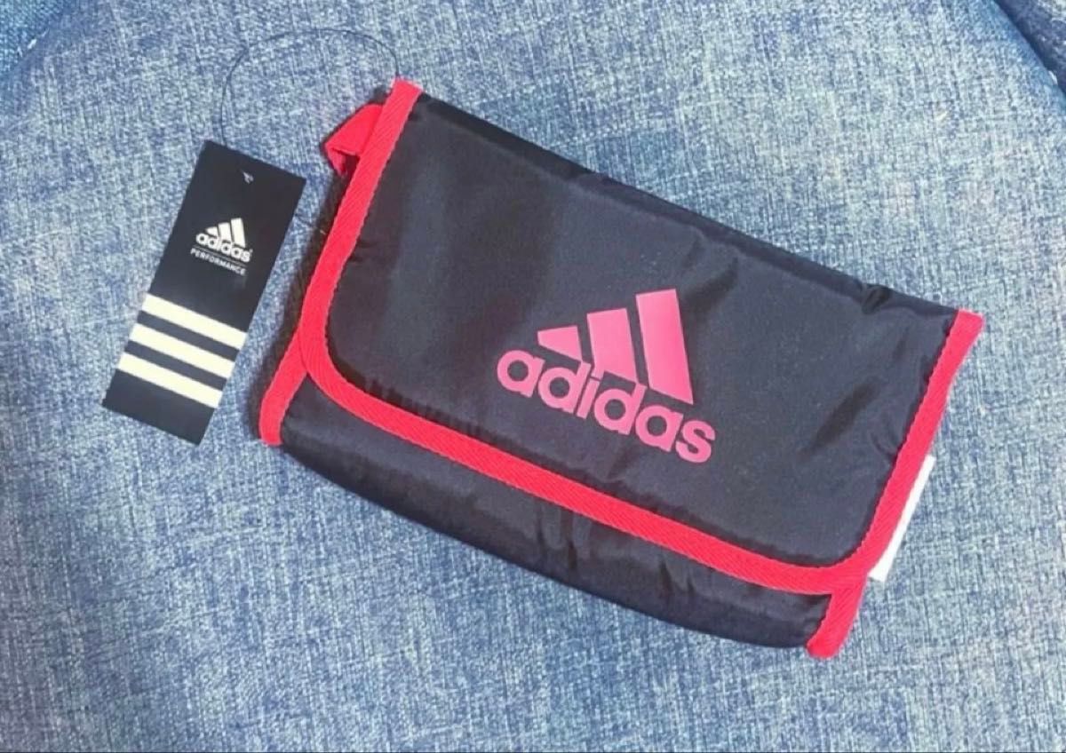 【新品未使用】　adidas （レッド）　彫刻刀セット　送料込み　小学校　小学生