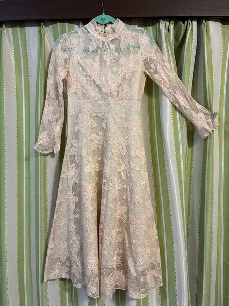 総レースロングワンピース 長袖 ピンクベージュ 結婚式 パーティードレス