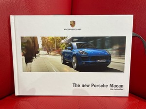 【美品・希少】Porsche Macan/ポルシェ・マカン【ポルシェ・マカンオーナーズカタログ 2014】マガジン コレクション 管理468