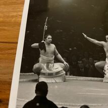 超希少　51代横綱　玉の海　若乃花　日本相撲協会 西日本新聞社写真部　手焼き 写真　相撲　昭和45年11月17日　記念　全国送料無料　No.11_画像2