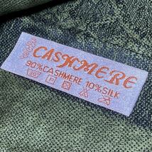 90% CASHMERE ☆ 10% SILK ☆ カシミア ☆ シルク ☆ ショール ☆ スカーフ ☆ ストール ☆ 緑 ☆ green ☆ ファッション ☆ 防寒 ☆ 中古_画像2