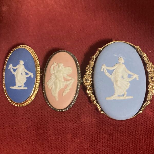 wage wood made in England カメオブローチ 3点セット ブルー ピンク ヴィンテージ