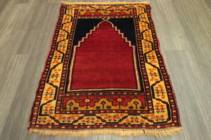 トルコよりミフラブデザインのアンティーク絨毯　プレイヤーラグ　トライバルラグ　オールド手織り絨毯　ヴィンテージ　77x105cm　＃941