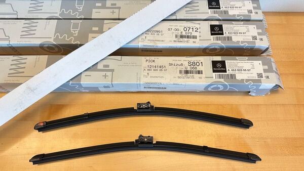 ●1セット 新品未使用 W463 Gクラス 2019〜右ハンドル車 フロントワイパーブレード A4638200507