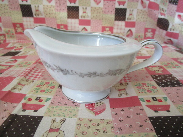 ＃ＮＯＲＩＴＡＫＥ「ノリタケ（ＣＲＥＳＴＭＯＮＴ）★銀彩　グレーの小花模様のミルクポット」～箱なし