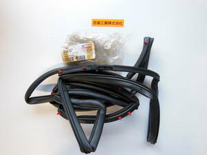 「純正部品」フロント ドア ウェザーストリップ 4717329 Front Door WEATHERSTRIP クライスラー ボイジャー タウンカントリー DODGE ダッジ