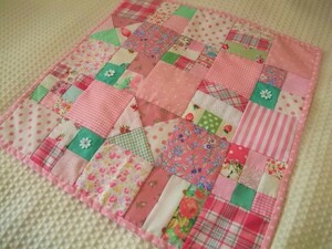 Art hand Auction Handmade patchwork free mat tapestry B shipping 140 yen, Handmade items, interior, miscellaneous goods, panel, Tapestry