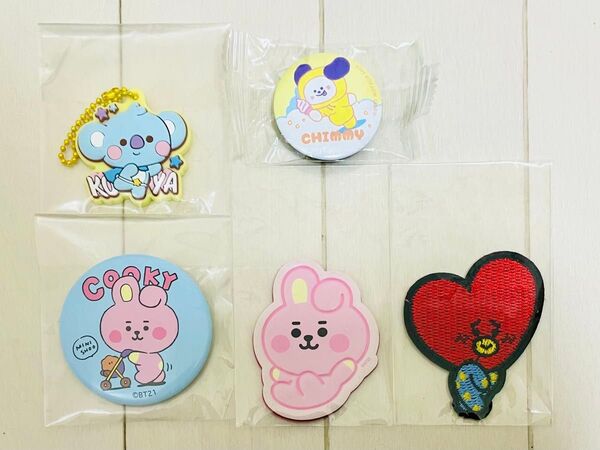 BT21 KOYAのキーホルダー、TATA ワッペンCHIMMY COOKY 缶バッジ、COOKY ラバーチャーム まとめ売り