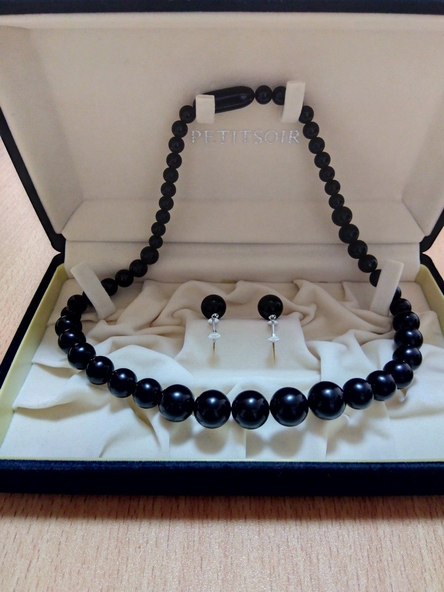 K14WG V刻印入りヴィクトリアンジェットイヤリング&高品質天然ジェットネックレス　2点