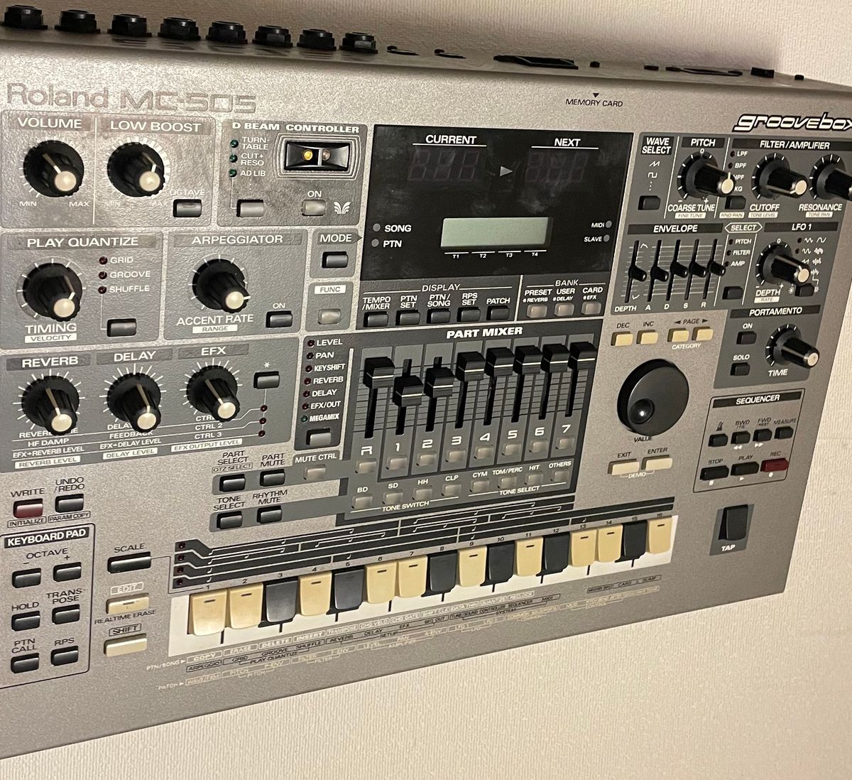 Roland MC-505 ローランド シーケンサー シンセサイザー リズムマシン