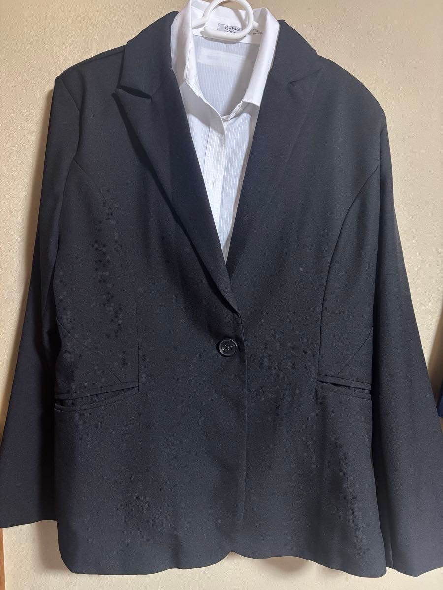 【美品】レディースパンツスーツ リクルートスーツ 3点セット シャツ上下セット 黒 フォーマル オフィス カジュアル 3L 