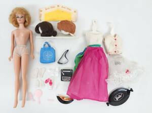 VINTAGE ヴィンテージ　＊MATTEL　マテル社　 ＊Barbie　バービー人形　 　着せ替え人形　レトロドール ＊初期　希少な　ウィッグ仕様