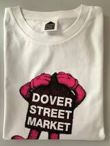 Fluro Rebellion Kaws (カウズ) x Dover Street Market T-Shirt Pink_画像3