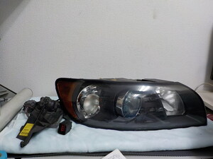  Volvo S40 MB5254 original head light right ballast attaching 