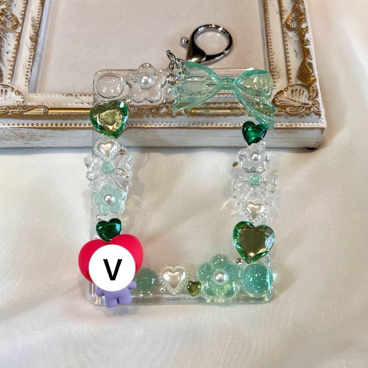 ★現品限り★トレカキーホルダー デコ BTS V テテ 緑 タタ TATA 防弾少年団 bt21 Tinytan 匿名