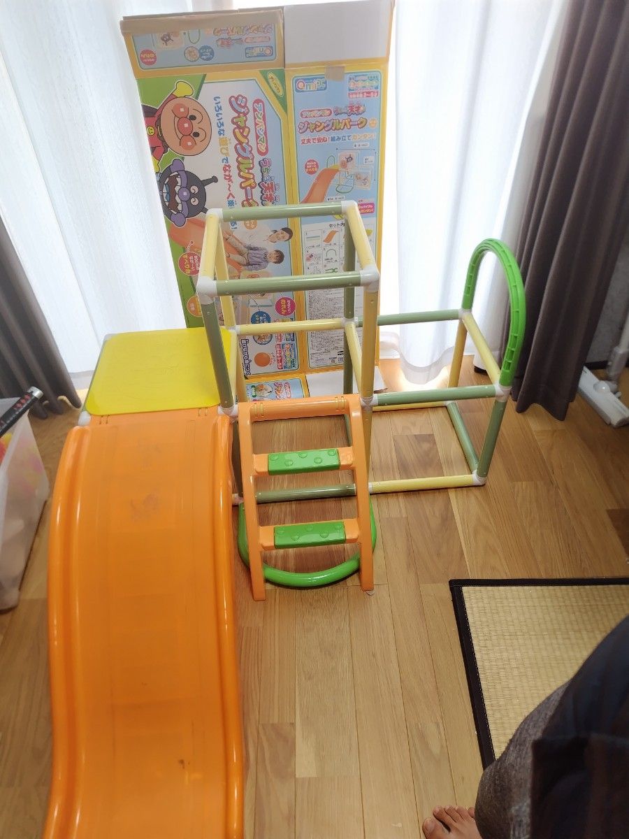 アンパンマン ジャングルパーク 室内遊具 すべり台