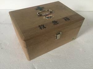 [ first-aid kit ] wooden first-aid kit medicine box tree box case toolbox storage box miscellaneous goods small box retro antique * old hour house *