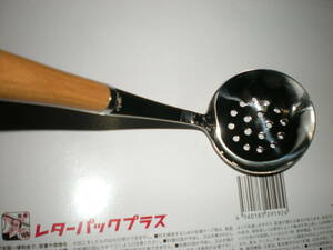 未使用品　日本製　キッチンファクトリー　穴あき　小さな　豆お玉　天然木ハンドル　18－８ステンレス製　2種・2個