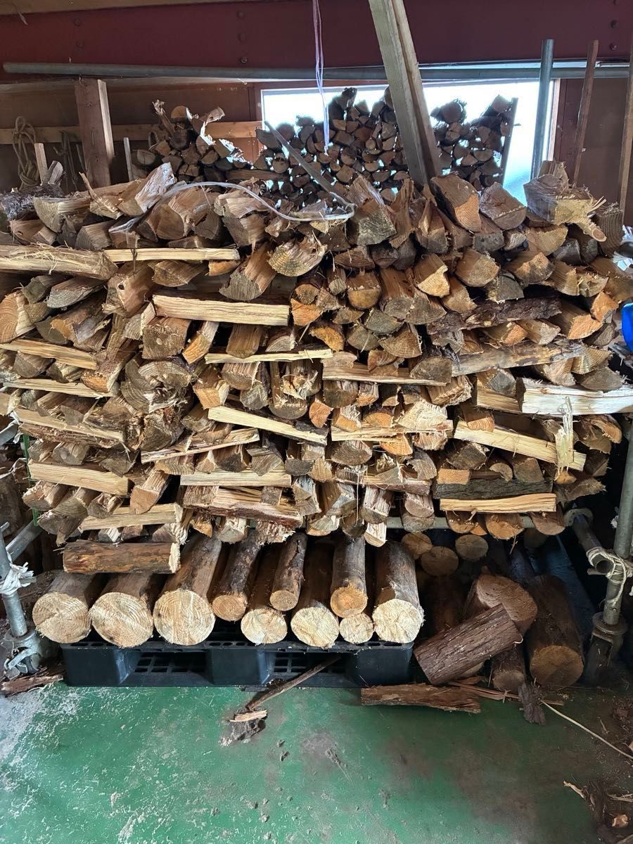 薪　アカマツ　能登スギ　能登松　赤松　杉　約23キロ　能登半島産　焚き火　キャンプ　暖炉　薪ストーブ