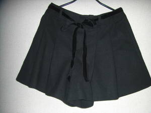  Untitled UNTITLED 2 black felt culotte pants 