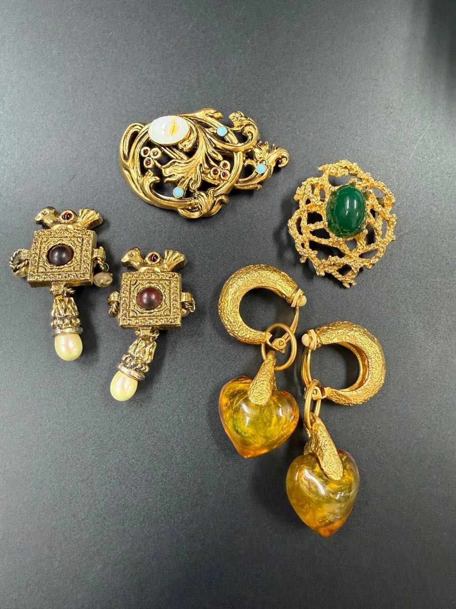 ヴィンテージ　アクセサリー　大きめ　イヤリング　ブローチ ゴールドカラー
