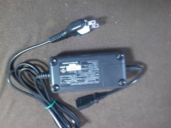 ●HITACHI AC ADAPTER PMC3