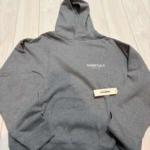 FEAR OF GOD ESSENTIALS パーカー