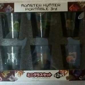 CAPCOMのモンスターハンターのミニグラス6点セット景品用非売品の画像1