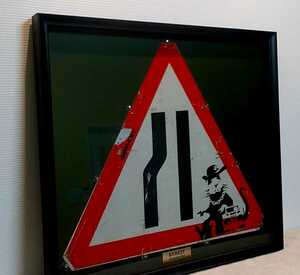 Banksy(バンクシー)のロードサイン『Gangsta Rat』道路標識｡1999年頃イギリスのロンドン、Camdenで発見された作品■特注額装済, 美術品, 絵画, グラフィック