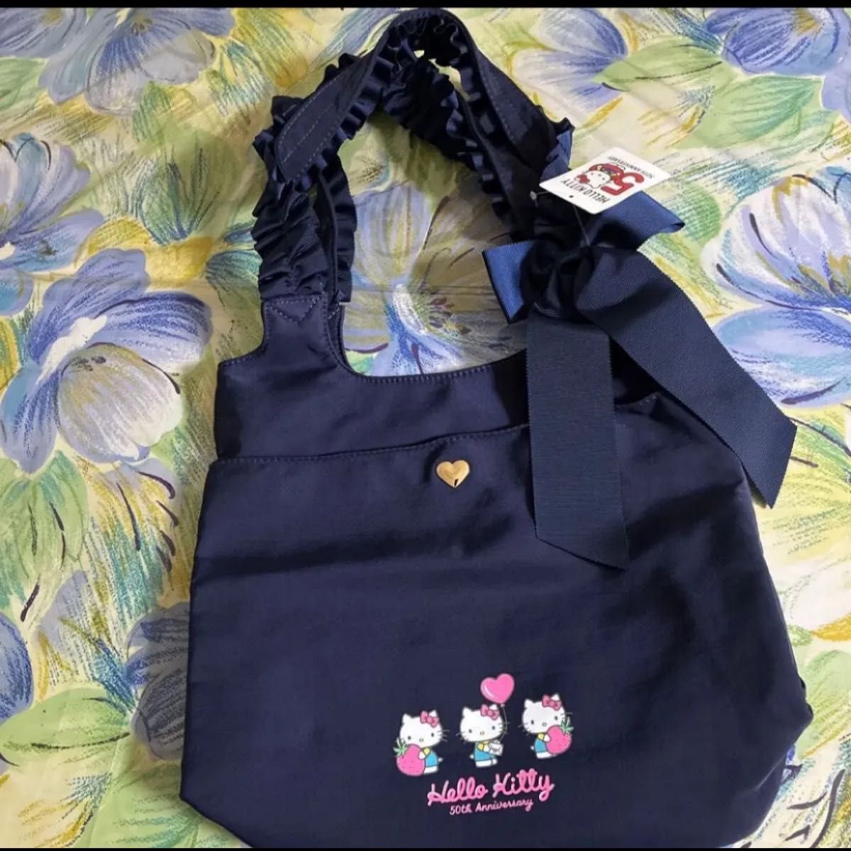 新品　ハローキティ　ショルダーバッグ
