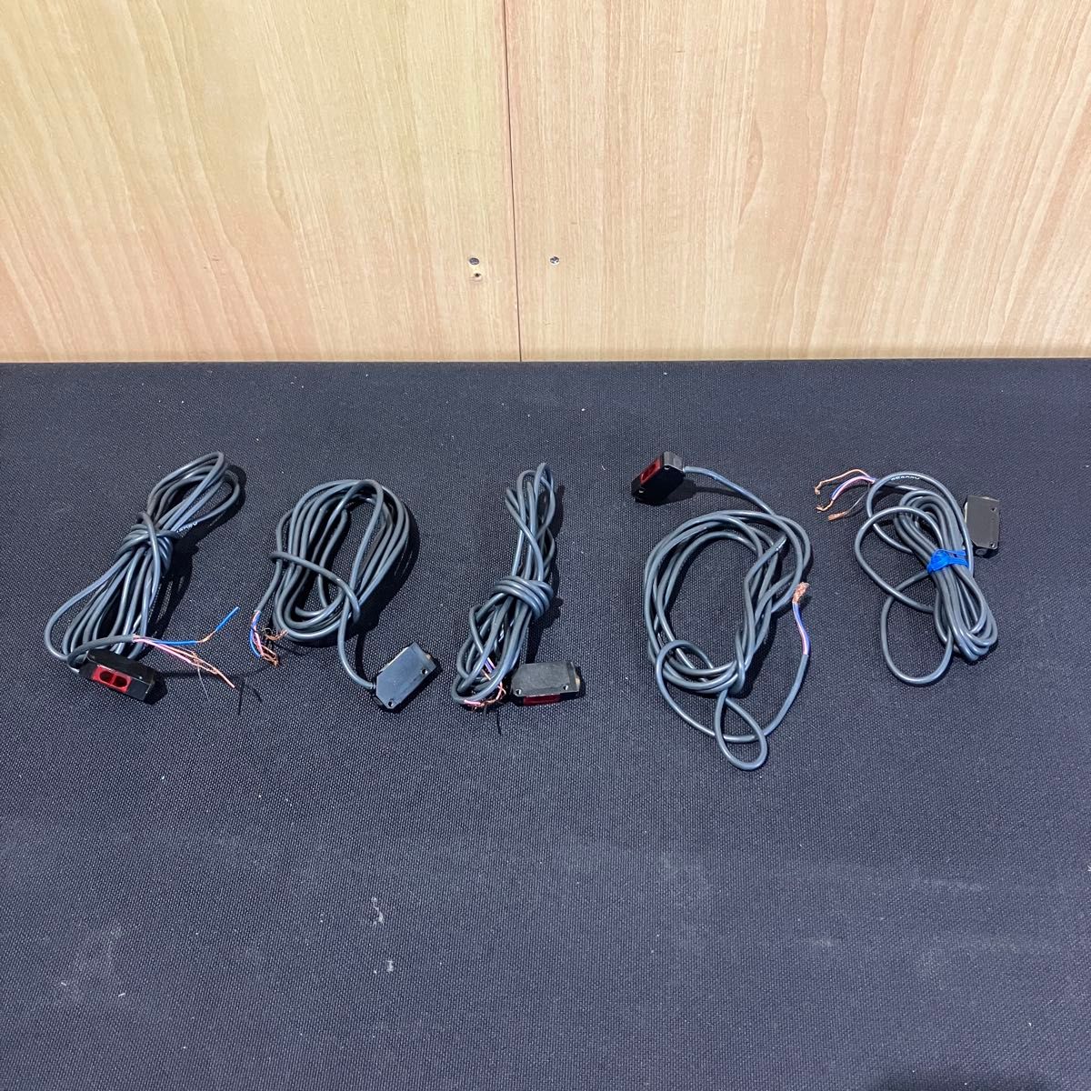 OMRON オムロン E3V3-D61 光電スイッチ PHOTOELECTRIC SWITCH 5個まとめ売り