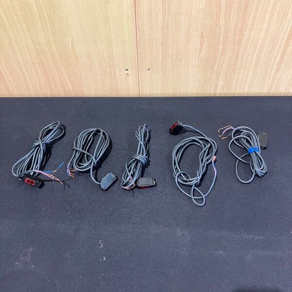 OMRON オムロン E3V3-D61 光電スイッチ PHOTOELECTRIC SWITCH 5個まとめ売り