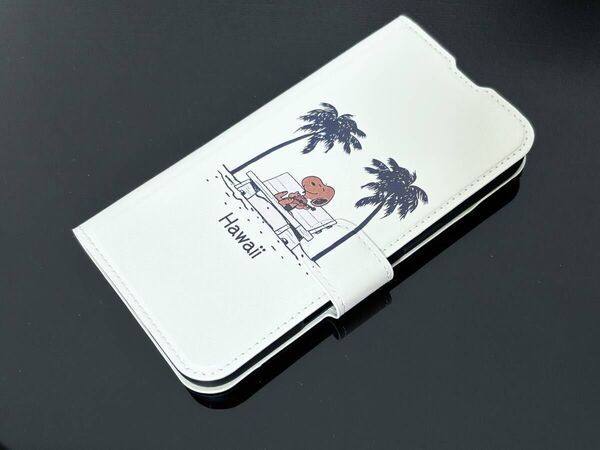iPhone 17 用カード入れ スタンド機能付 手帳型レザーケース◆SURF’S UP ハワイ日焼けスヌーピー【白】