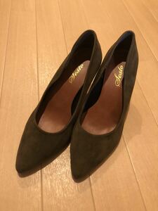  heel pumps khaki M size once only have on 