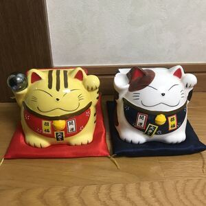 陶器製招き猫の貯金箱2個セット