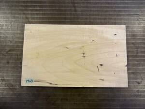希少銘木（栃）スポルテッド杢 （300×180×22）mm 　1枚　乾燥済み　無垢一枚板 送料無料 [1763]　とち トチ 木材 花台 マナ板 キャンプ