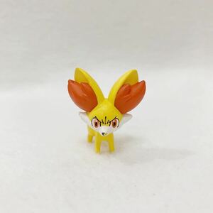 フォッコ　フィギュア　ポケモン　ポケットモンスター★高さ約３cm〈ｎ